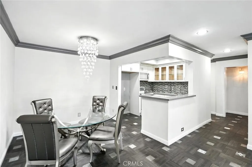 12720 Burbank Boulevard 121, Valley Village, California 91607 home-pic-3